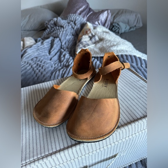 Brand New! Ruby Workshop Minimalist Barefoot Mary Jane Sandals - Picture 2 of 13